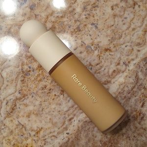 Rare Beauty Liquid Touch Weightless Foundation